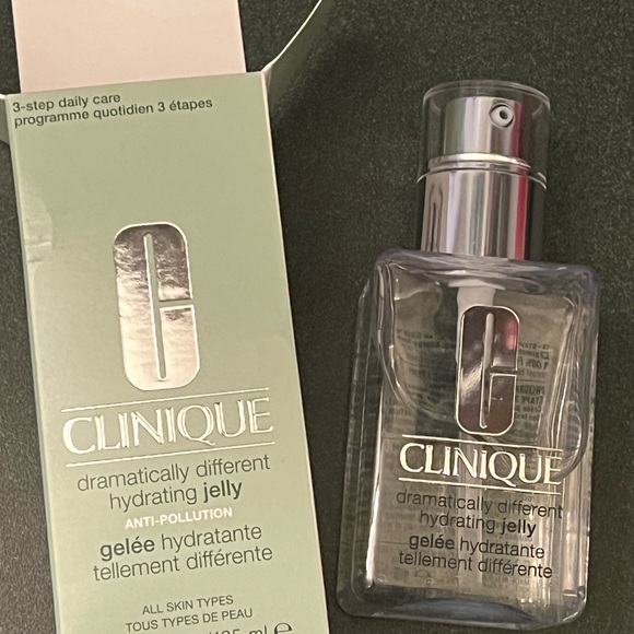 Clinique dramatically different hydrating jelly - Picture 2 of 2